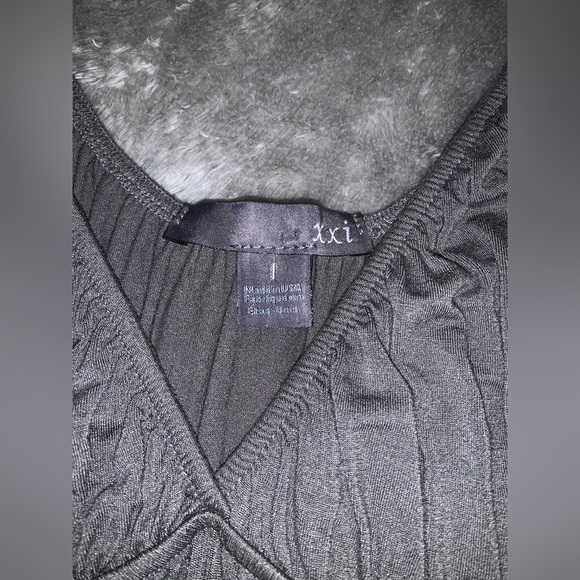 Blouse - Picture 3 of 3